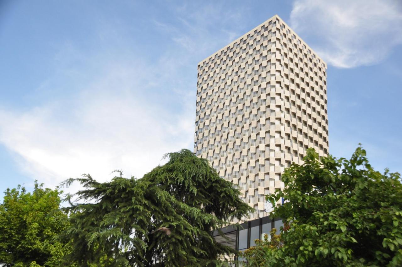 Maritim Hotel Plaza Tirana Exterior photo The University of Bath