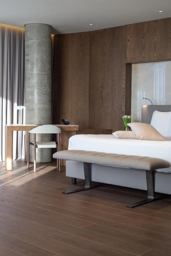 Maritim Hotel Plaza Tirana Exterior photo A bedroom at the hotel