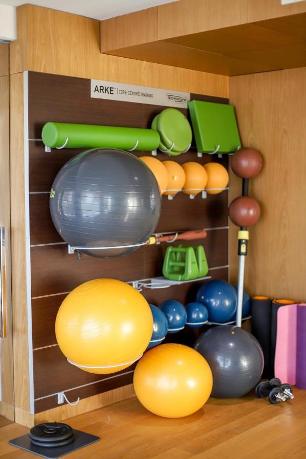 Maritim Hotel Plaza Tirana Exterior photo A variety of exercise balls