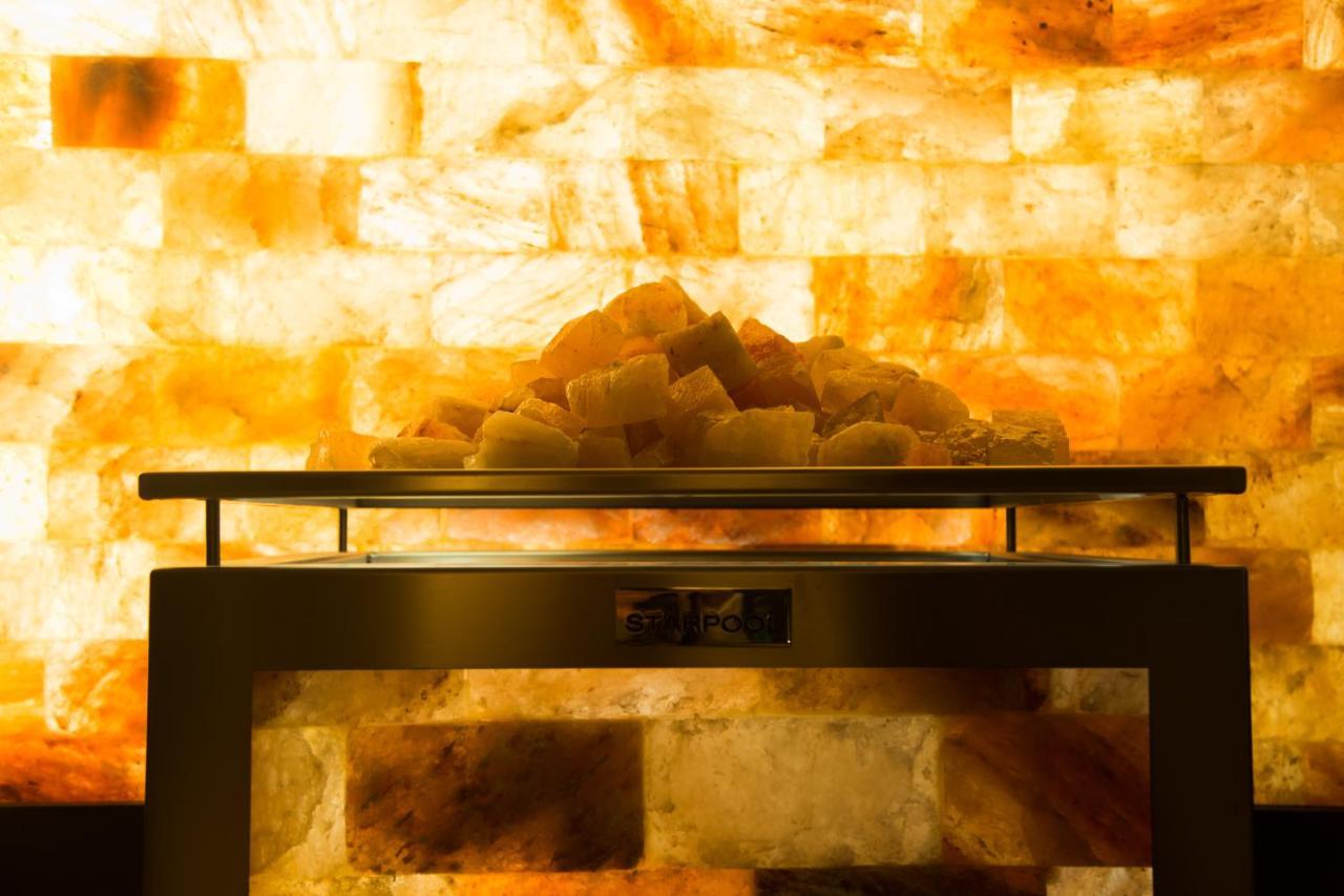 Maritim Hotel Plaza Tirana Exterior photo Salt sauna