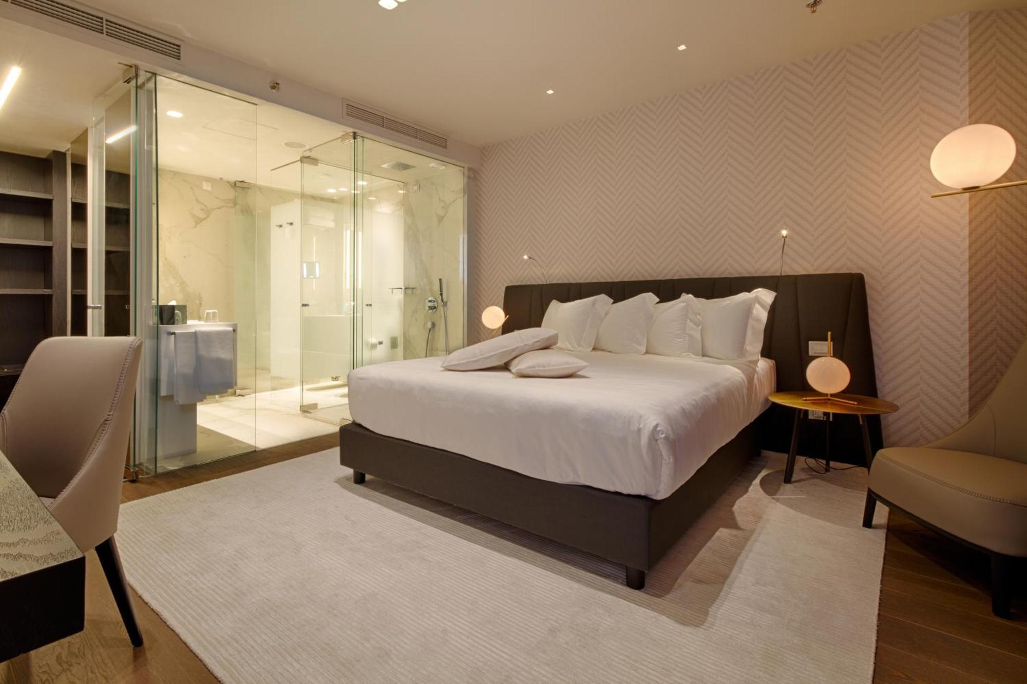 Maritim Hotel Plaza Tirana Exterior photo Deluxe Room