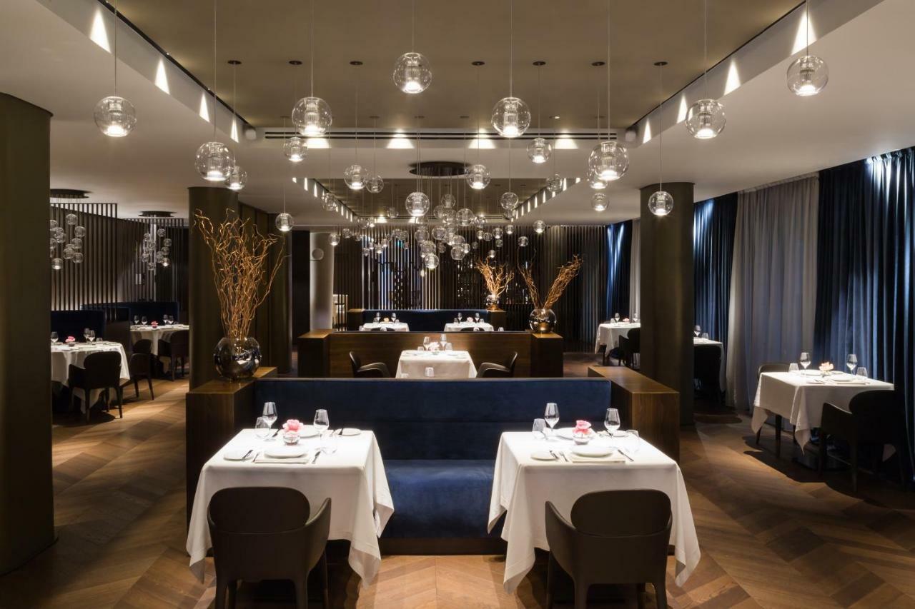 Maritim Hotel Plaza Tirana Exterior photo Restaurant Langan's Hut
